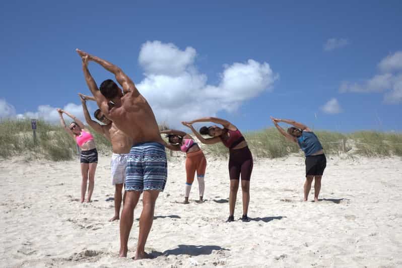 Yoga sur la plage à South Beach