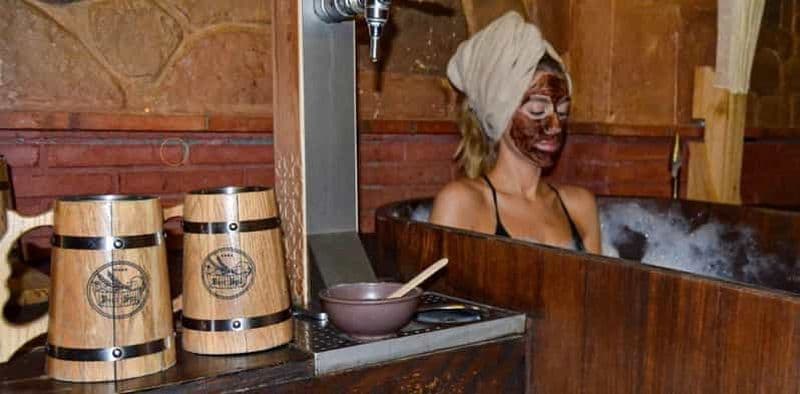 Visite guidée autour de la bière à Alicante ; spa avec bière, 4 bières pression et tapas incluses.