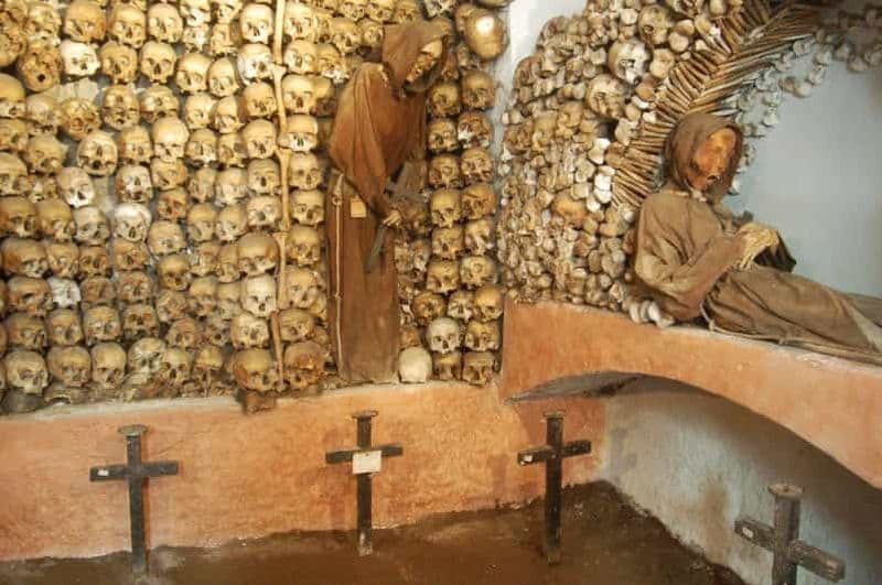 Rome : visite guidée des catacombes et de la crypte des Capucins (audioguide)