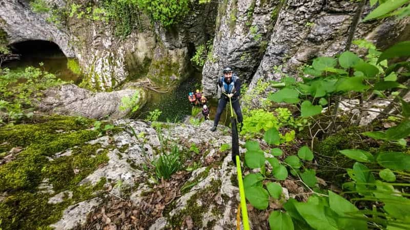 Billet Emen: canyoning dans les gorges de Negovanka avec camping gratuit en option