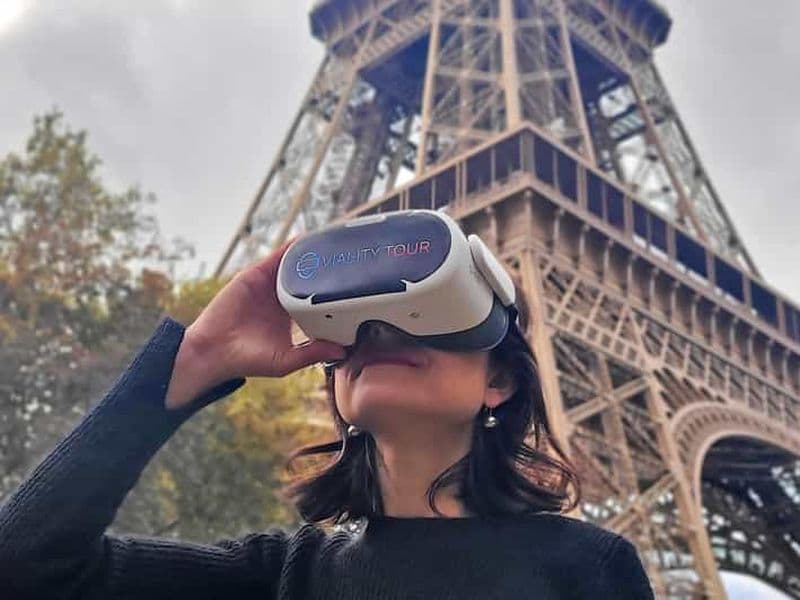 Paris : Visite immersive de la Tour Eiffel en réalité virtuelle