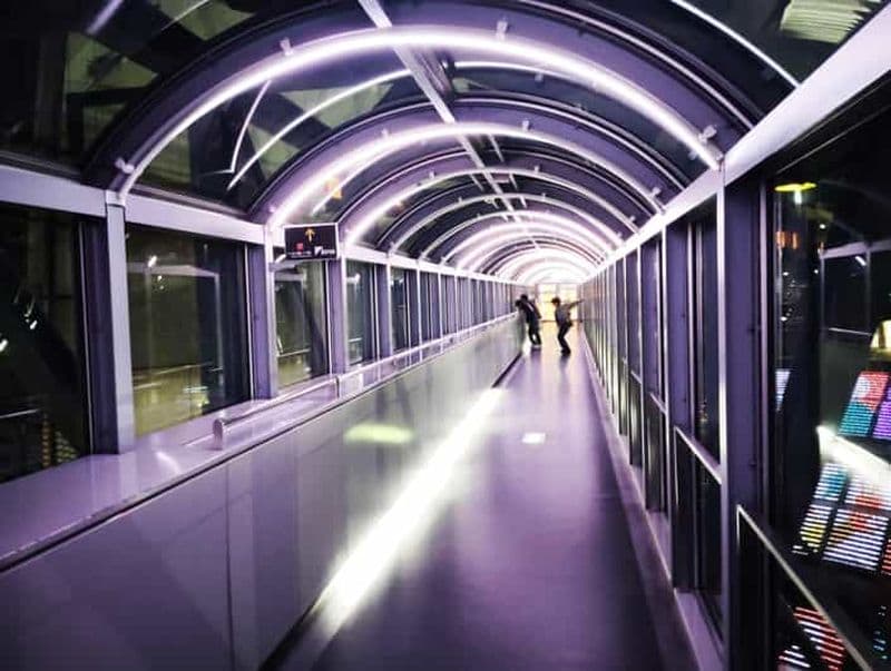 Kyoto : visite nocturne de la gare et de la tour avec spectacle son et lumière