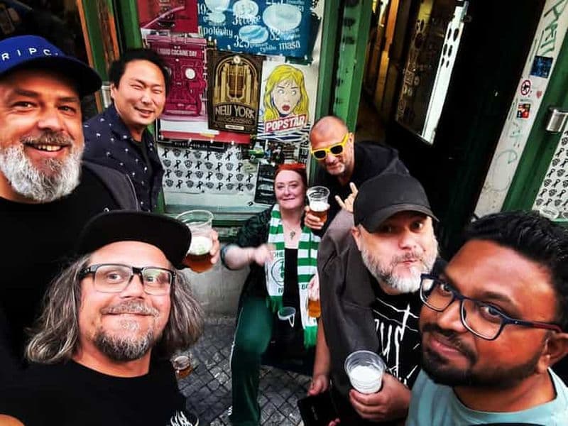 Athènes, football et basket-ball locaux, boire des bières !