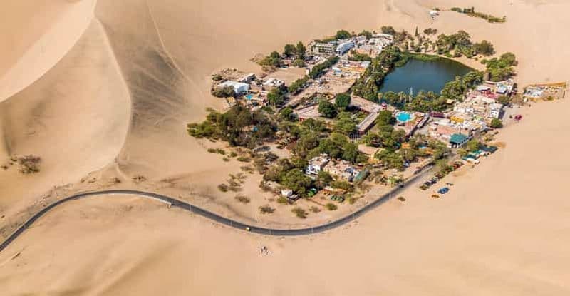 Au départ de Lima : Îles Ballestas, Huacachina et visite des vignobles