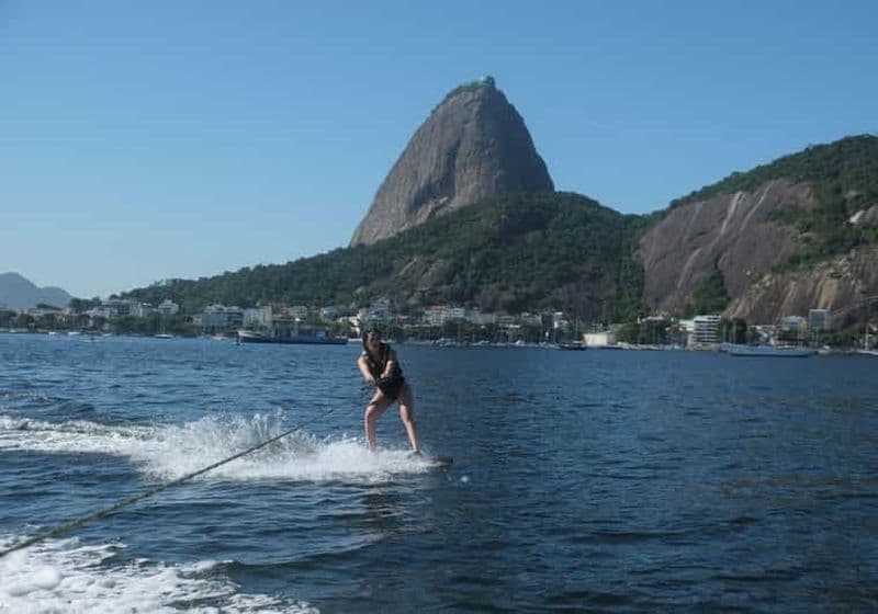 Urca/Rio de Janeiro : excursion en bateau avec cours de wakeboard