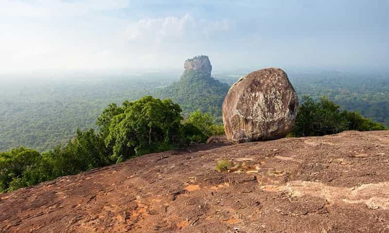 Depuis Colombo : Excursion d'une journée à Dambulla et à l'escalade du rocher de Pidurangala
