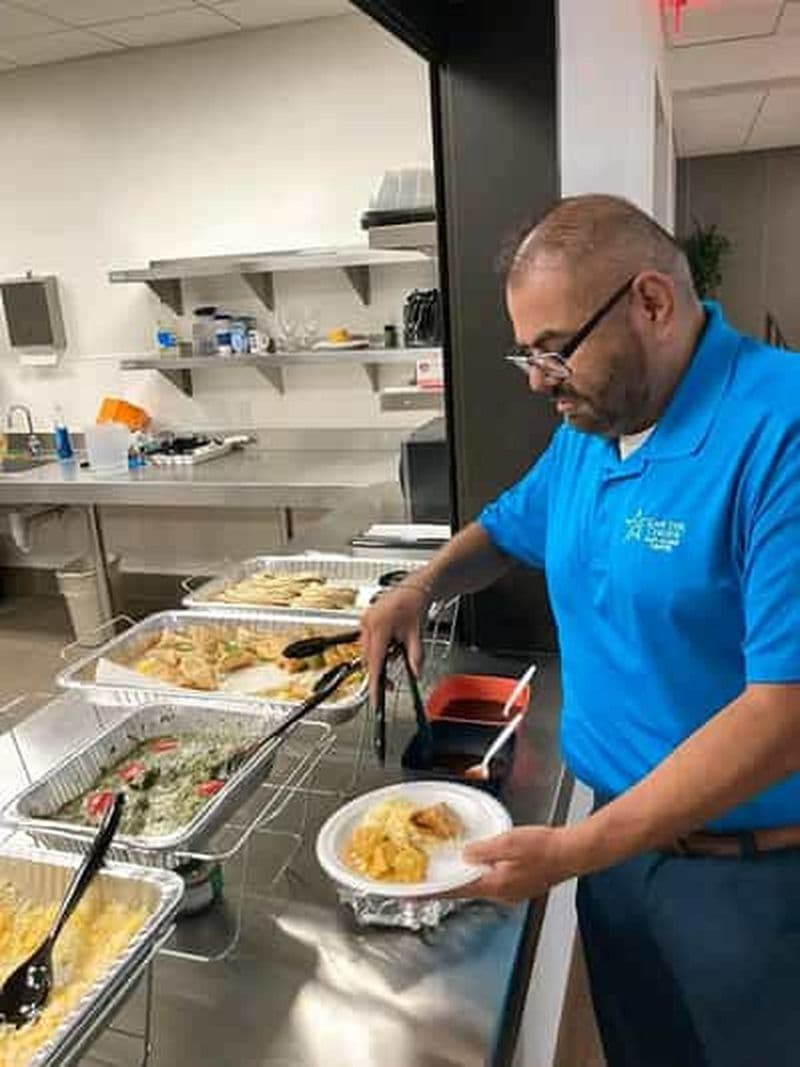 Rock Starz Village : visite guidée d'un joyau culinaire sur la plage de Diani