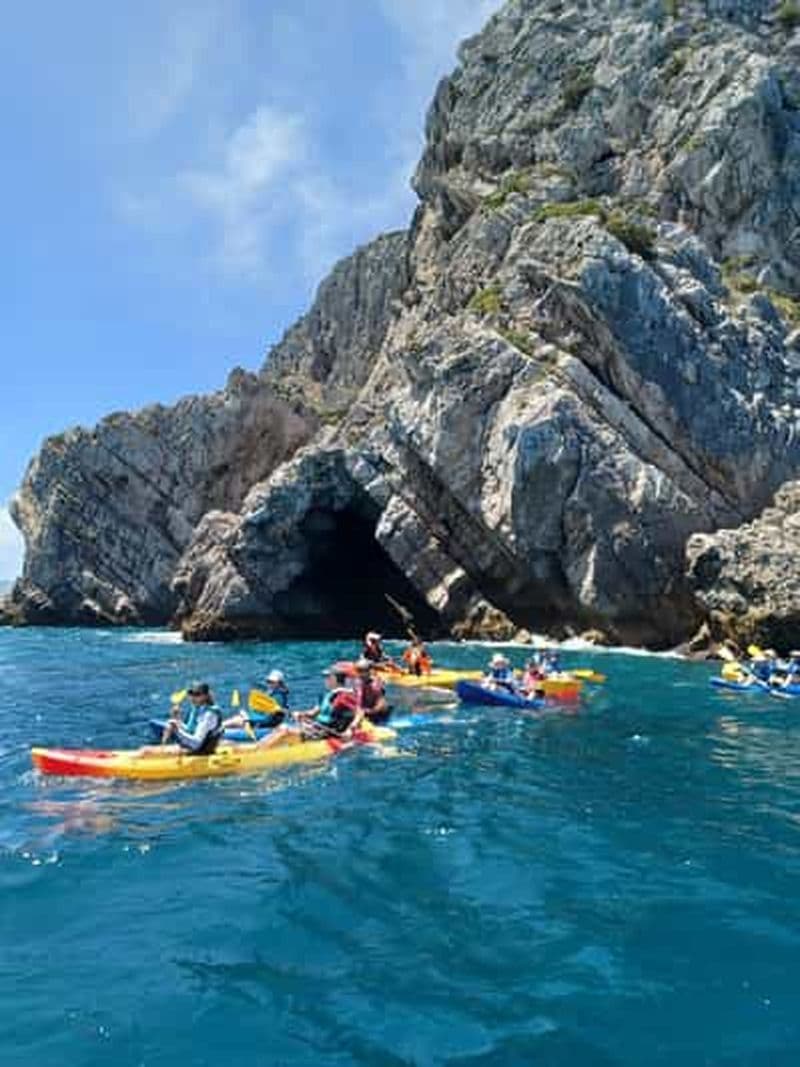 Arrábida - Sesimbra : Excursion en kayak avec guide