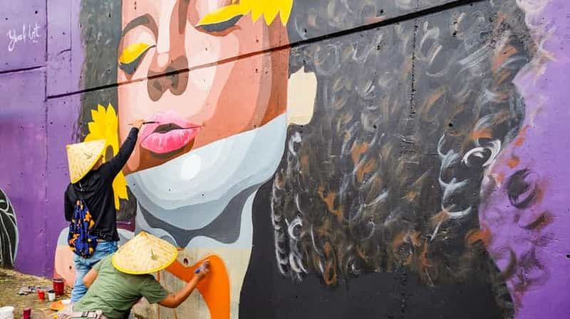 Billet Medellín : graffitis de Comuna 13, téléphérique, bière et en-cas