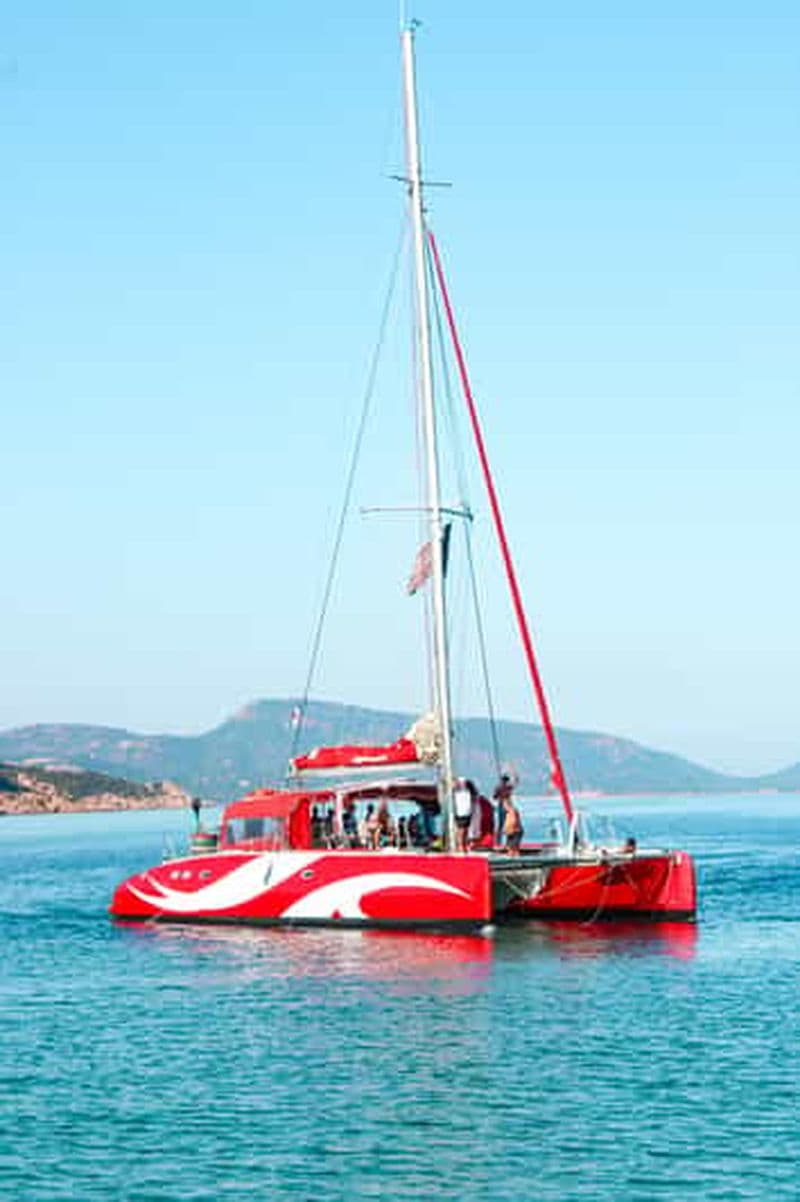 Croisière sur un maxi-catamaran à voiles