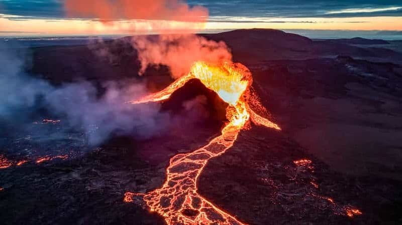 Depuis Reykjavik : Excursion en hélicoptère dans la Nouvelle Région Volcanique