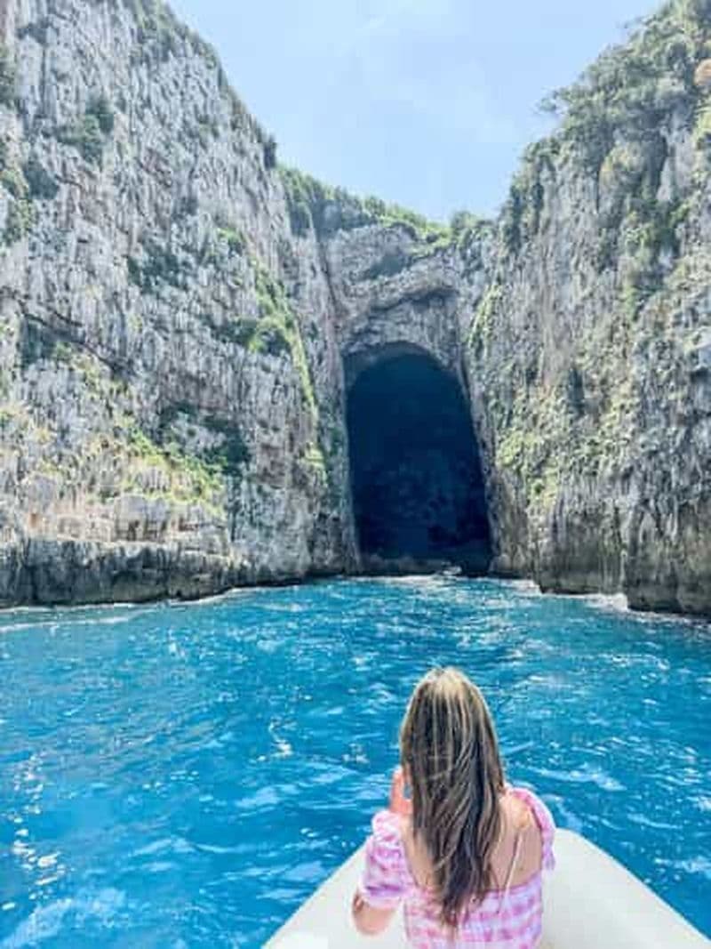 Vlora : Grotte de Haxhi Ali et péninsule de Karaburun en bateau à moteur