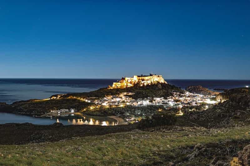 Rhodes : Lindos la nuit - Visite en bus avec temps libre pour explorer