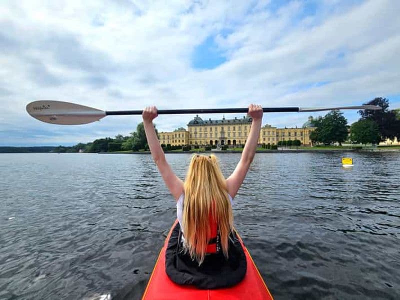 Stockholm : Visite guidée en kayak du palais royal de Drottningholm