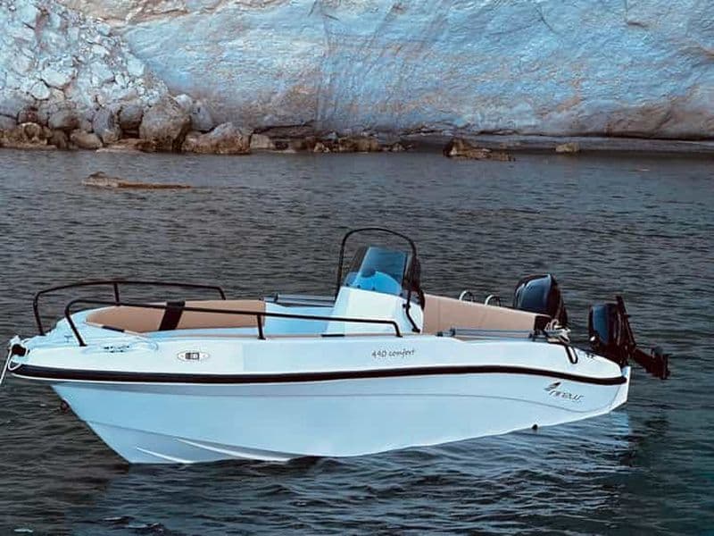 Location de bateau privé à Milos (demi-journée)