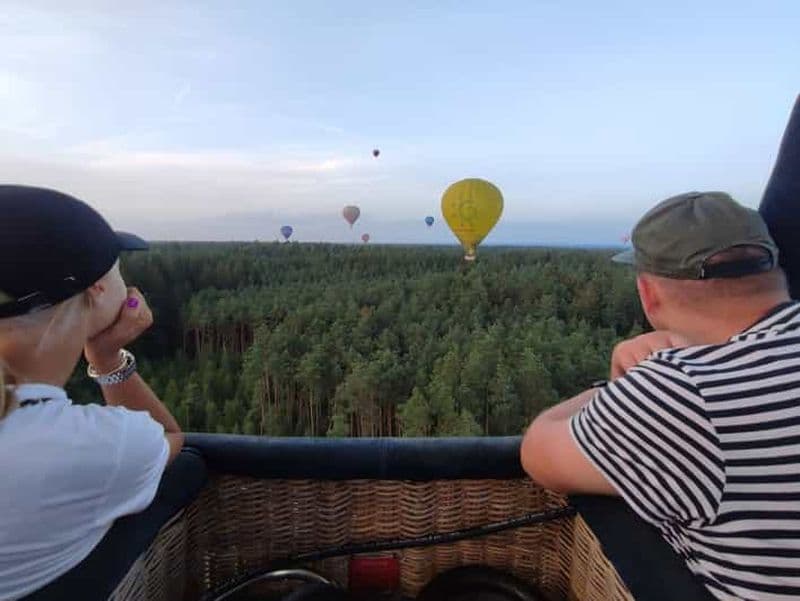De Vilnius : Vol en montgolfière dans la banlieue avec transfert à l'hôtel