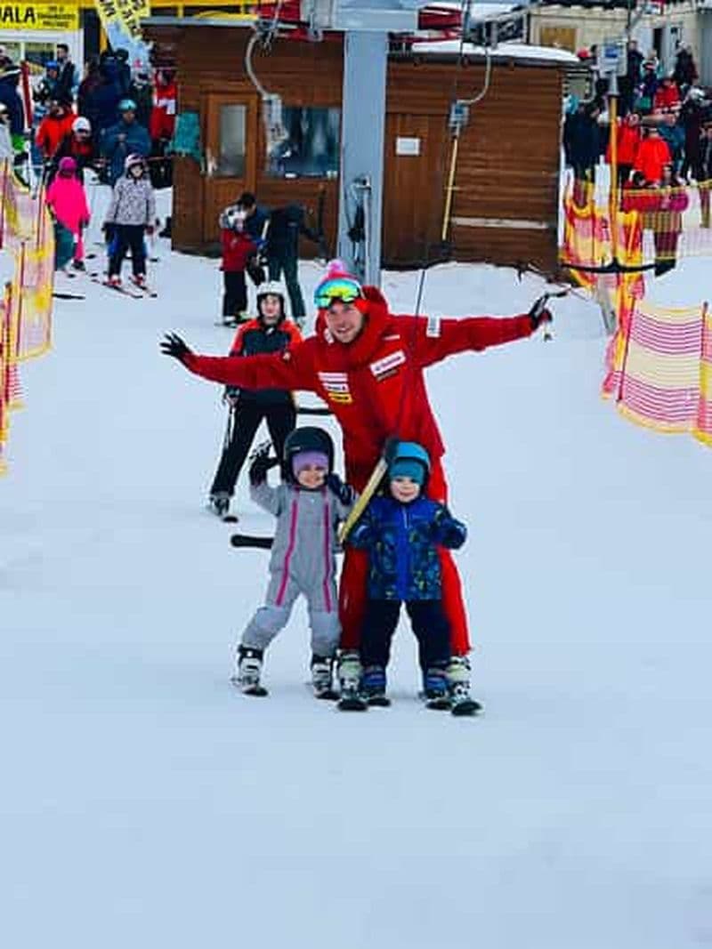 Excursion d'une journée avec cours de ski et de snowboard à Paltinis, près de Sibiu