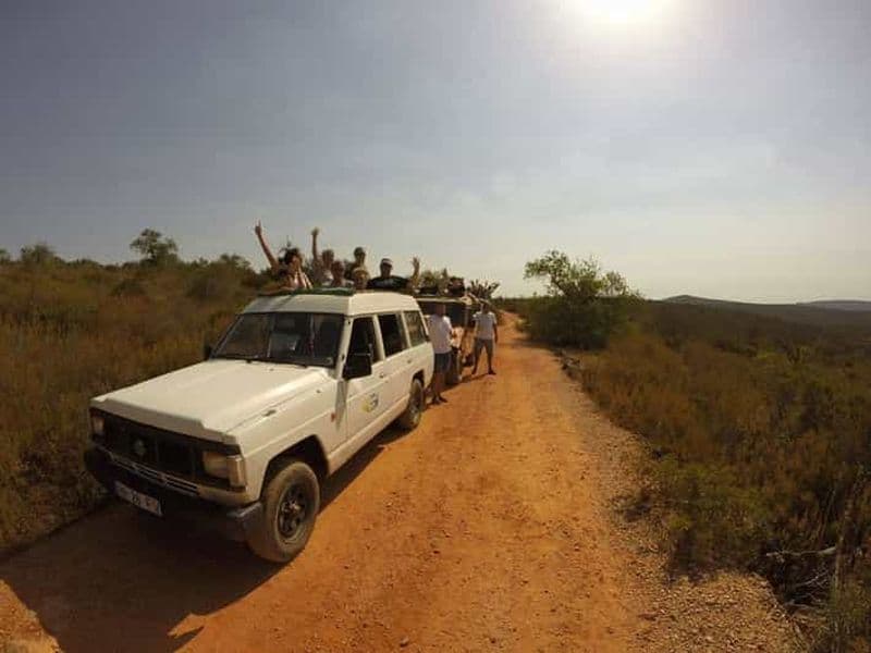 Depuis Albufeira : Algarve Sunset Jeep Tour avec dégustations