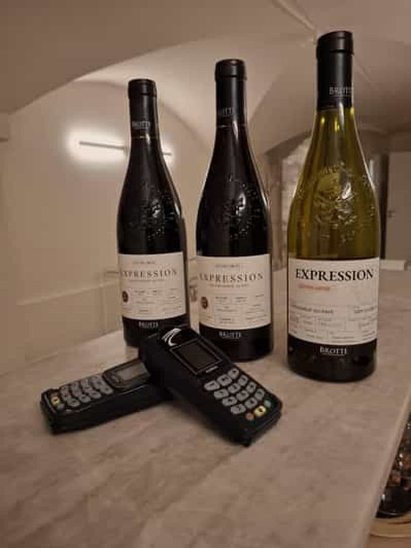 Visite « Expression » : visite et dégustation de vins.