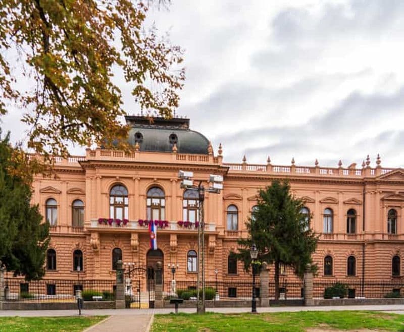 Depuis Novi Sad : Visite de Sremski Karlovci et du monastère de Krusedol