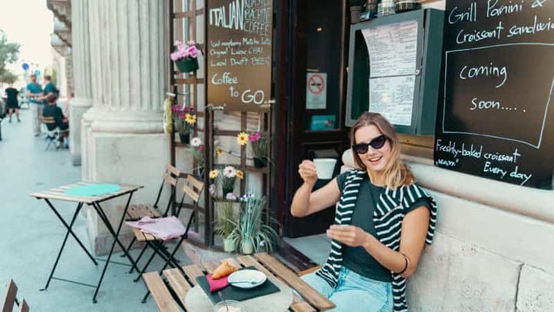 Visite des grands cafés de Budapest : histoire, photographie et dégustation