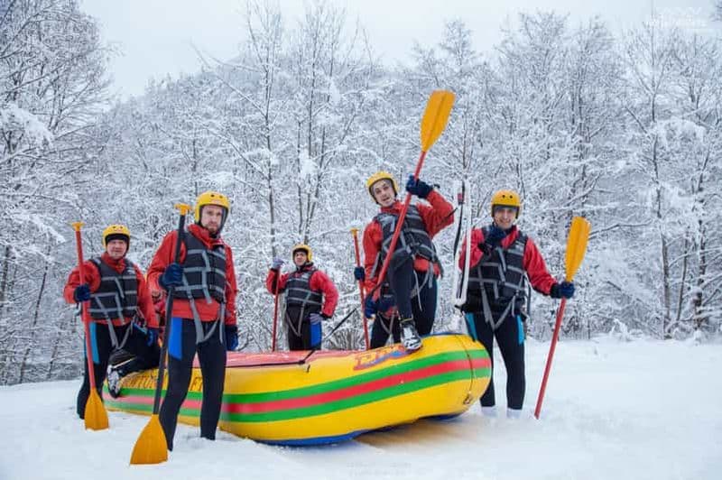 Depuis Erevan : Visite privée en rafting sur neige avec transferts