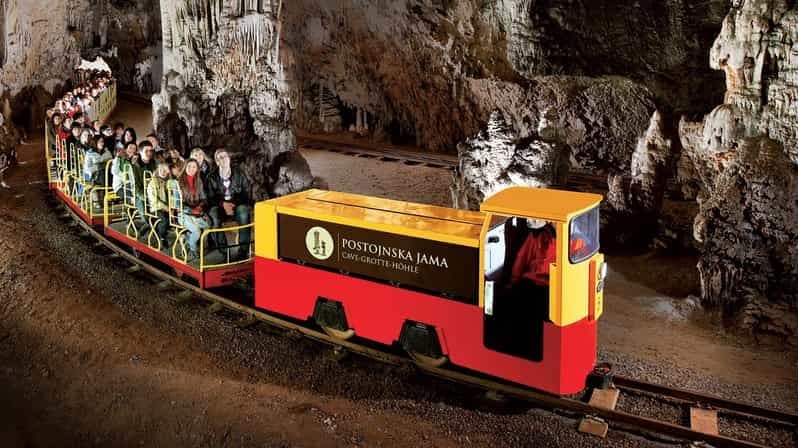 Visite de la grotte de Postojna et du château de Predjama au départ de Ljubljana