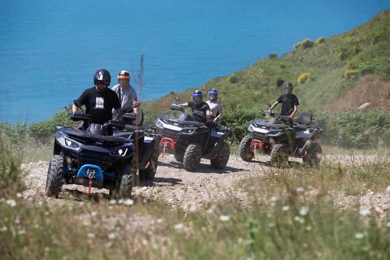 Visite guidée de 90 minutes en quad à Kallm avec visite du bunker secret