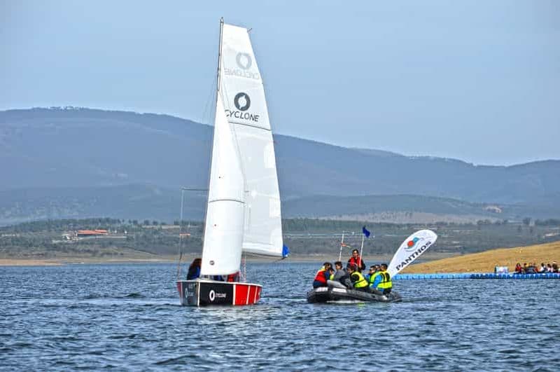Berrocalejo : Cours de voile dans un parc naturel