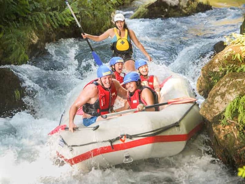 Split : rafting sur la rivière Cetina avec saut de falaise et visite de grottes