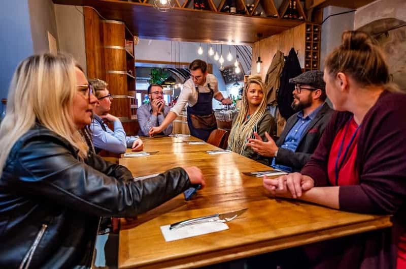 Cracovie : Visite guidée des bars à vins avec dégustations et en-cas