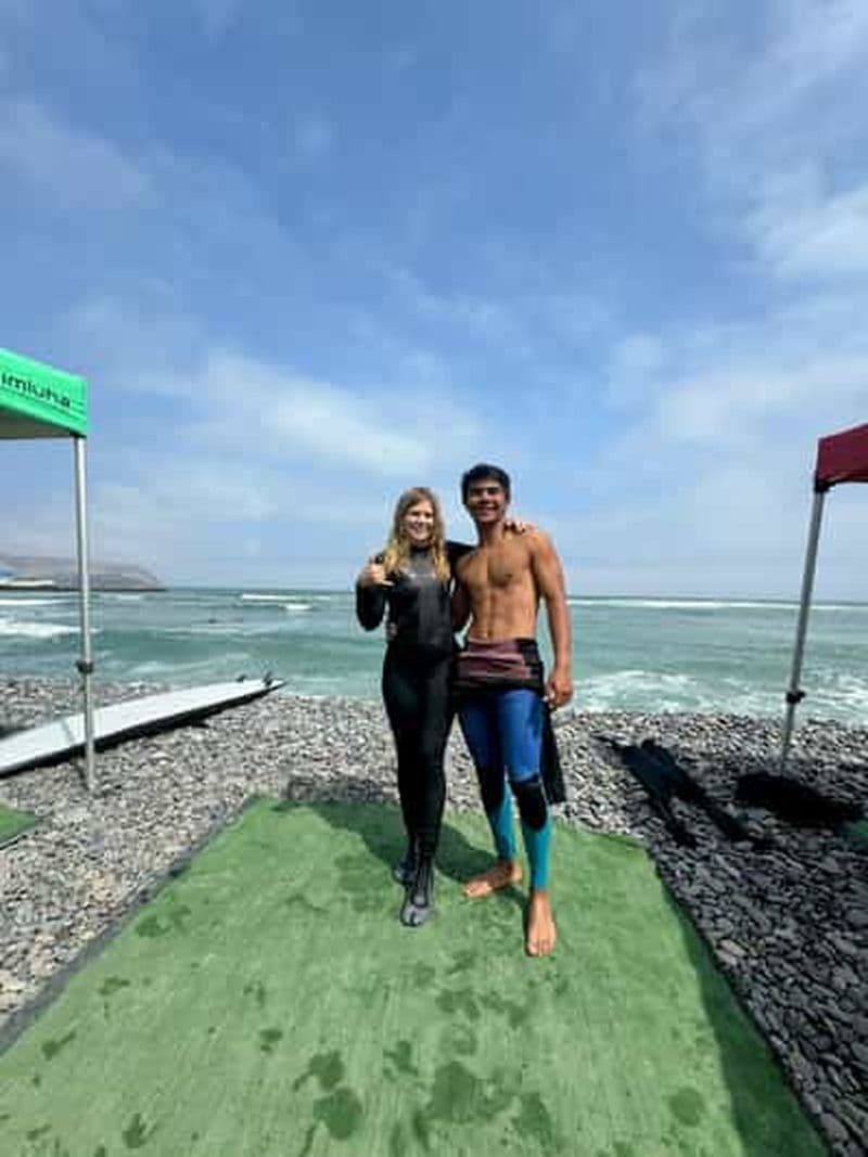 Miraflores : cours de surf avec vidéos, équipement et moniteur