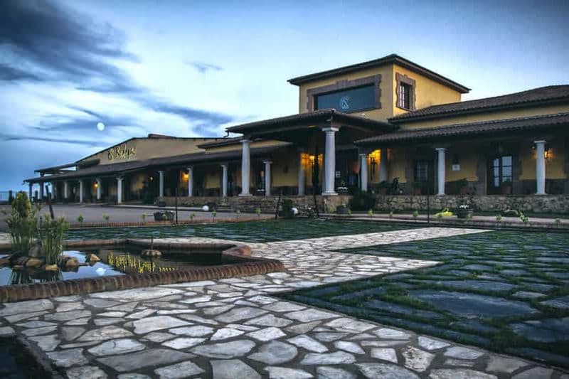 Cáceres: visite d'une cave et dégustation de vin avec un guide local