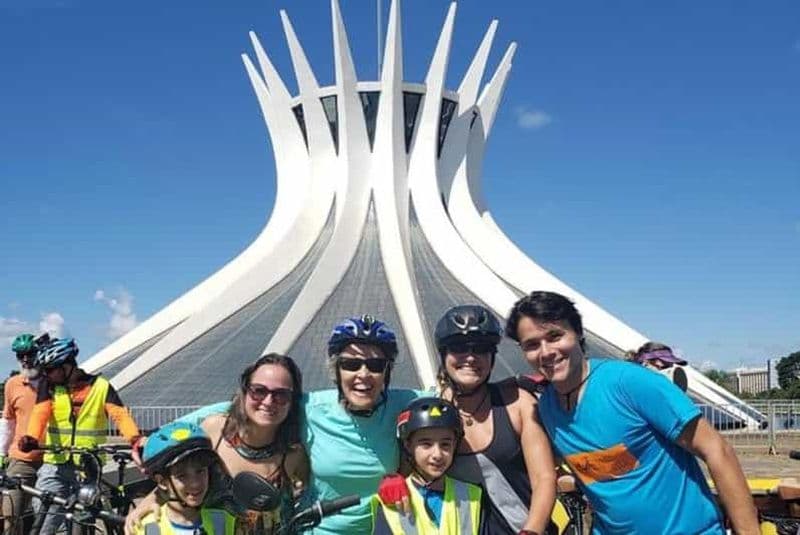 Brasília : visite guidée à vélo de l'axe monumental