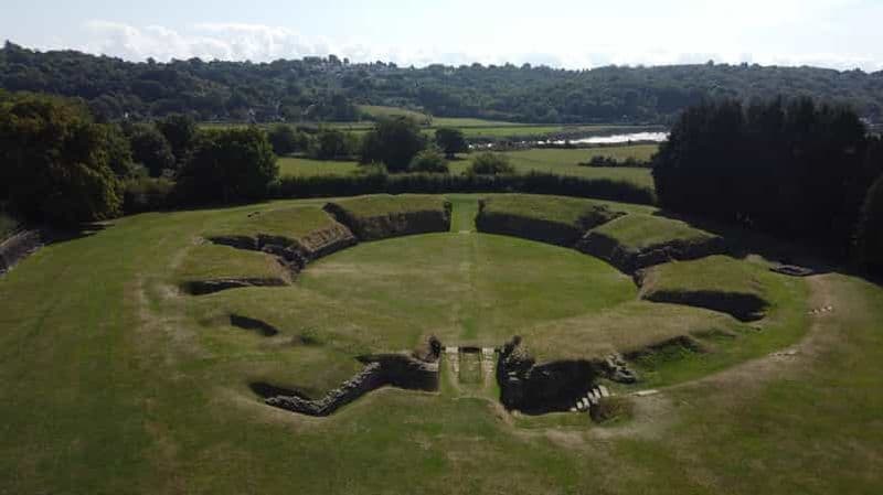 Au départ de Cardiff : visite de Caerleon, de l'abbaye de Tintern et des trois châteaux