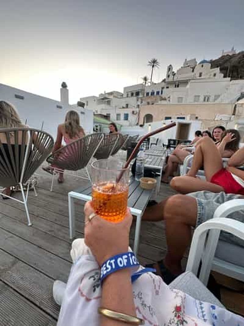 Ios : Mamma Mia Rooftop Cinema au coucher du soleil avec boisson et pop-corn
