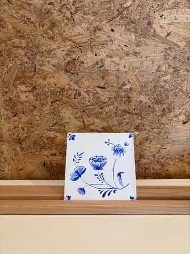 Amsterdam : atelier de peinture sur carreaux bleus de Delft