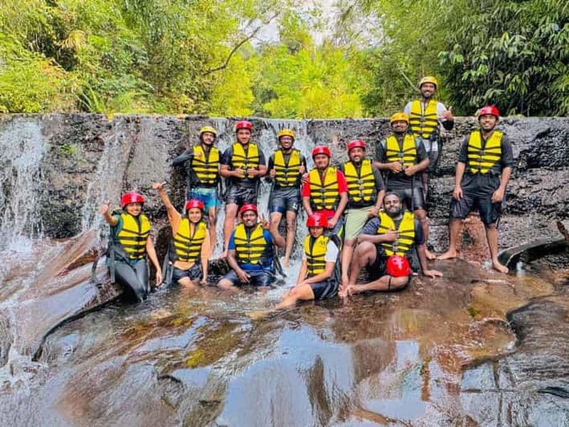 Colombo : excursion rafting en eaux vives et canyoning à Kitulgala