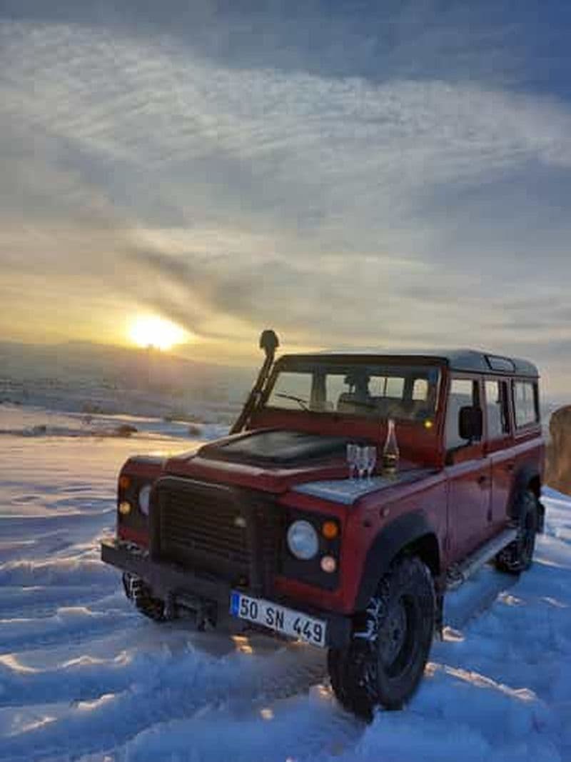 Billet Cappadoce : Excursion privée en jeep avec options lever ou coucher de soleil