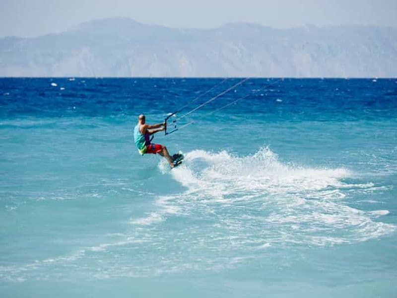 Rhodes : Cours de kitesurf pour débutants - Leçon en groupe
