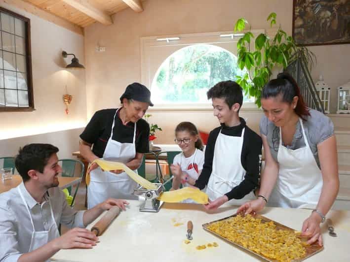 Vérone: Cours de cuisine Tortellini et déjeuner avec Mamma Ivana