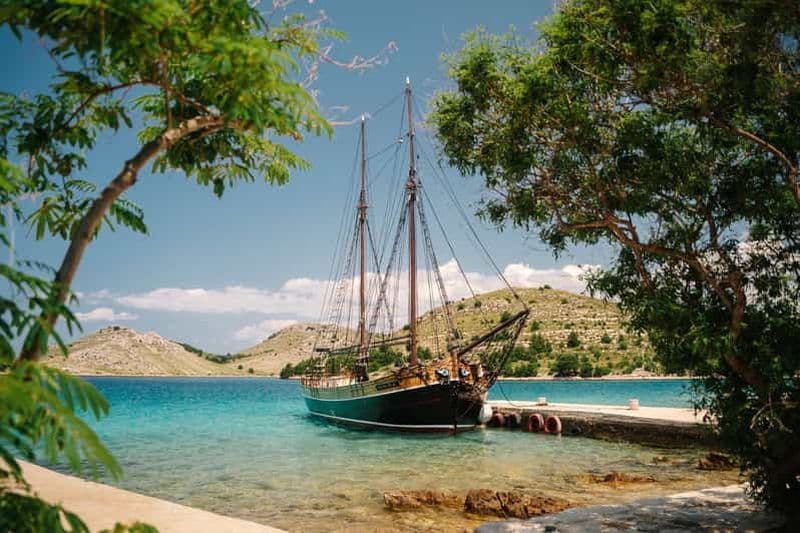 Zadar : Excursion en bateau avec vin à volonté et 3 arrêts