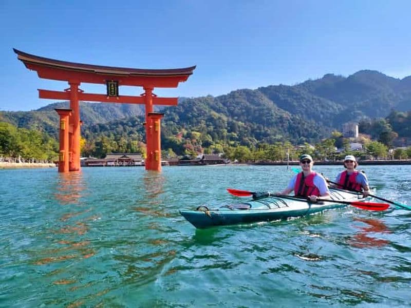 Excursion en kayak au torii de Miyajima, site classé au patrimoine mondial