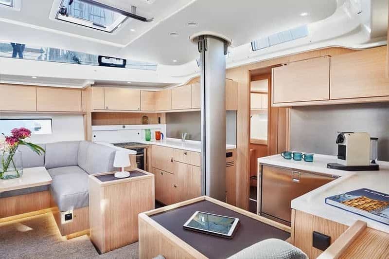 Alcudia : excursion d'une demi-journée en voilier avec collations et boissons