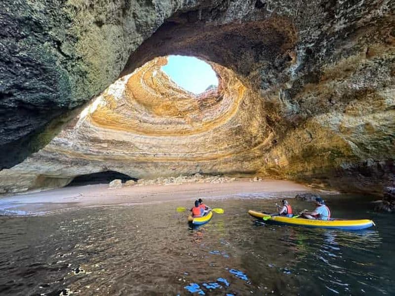 Benagil : visite guidée en kayak des grottes de Benagil