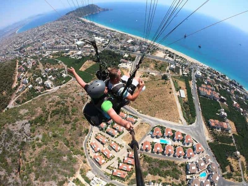 Alanya : parapente en tandem et saut en parachute avec prise en charge et retour