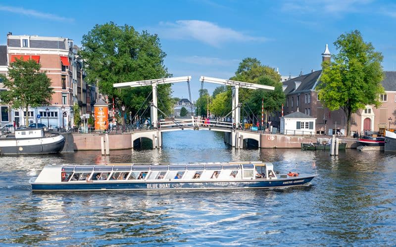 Billet Amsterdam : Croisière de 75 minutes sur les canaux de la ville à bord d'un bateau fermé et chauffé