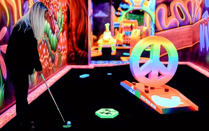 Mall of America : Billets pour le mini-golf Rock of Ages Blacklight
