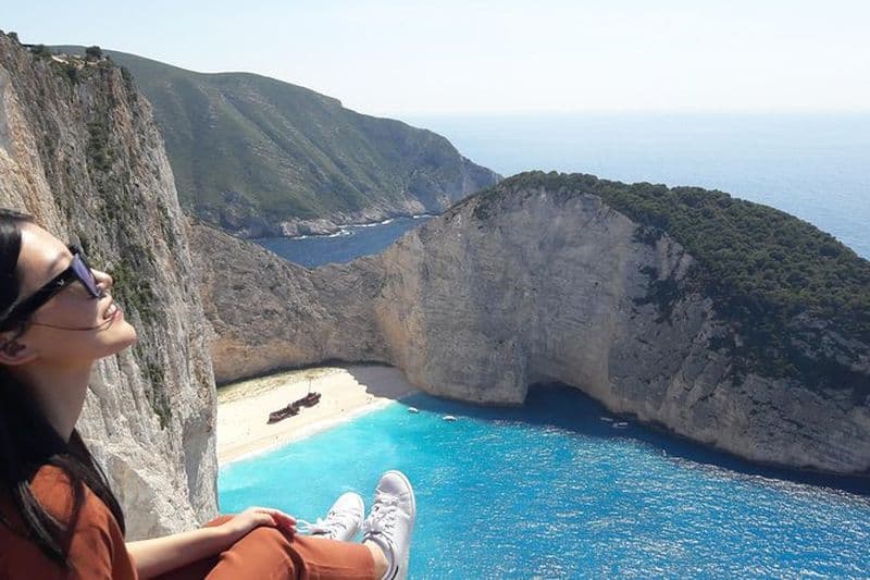 Excursion aux Grottes Bleues et à la plage de Navagio depuis Zante