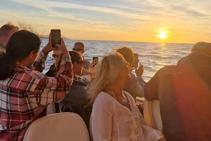 Excursion à la Grotte Bleue et à Hvar avec snorkeling